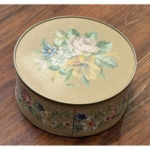 Vintage 1940s Guildcraft New York Floral Textured Round Sewing Tin Needlepoint